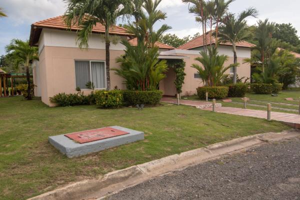 Elegante villa en venta en costa blanca, vía decameron