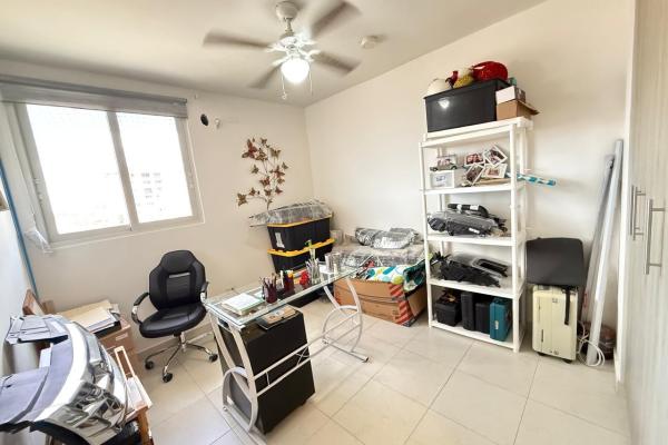 Sale of apartment in torres de versalles ii building