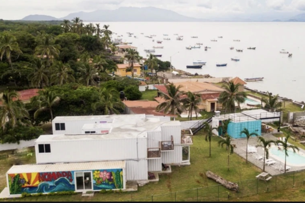 Beachfront hotel in punta chame + land