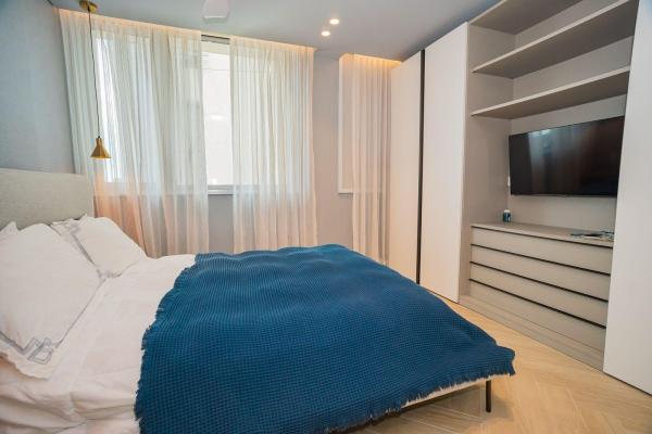 Se vende exclusivo apartamento de 3 habitaciones frente a la isla.