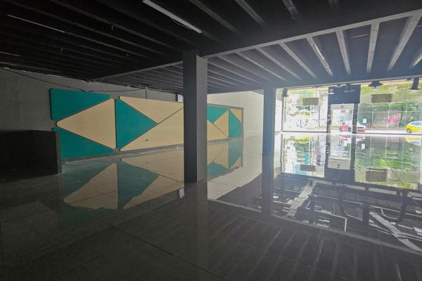 Gran local en via brasil - 815 m2