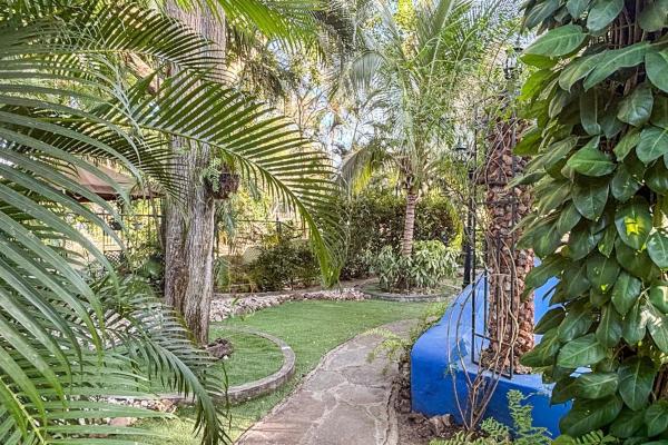 Coronado golf club home with pool