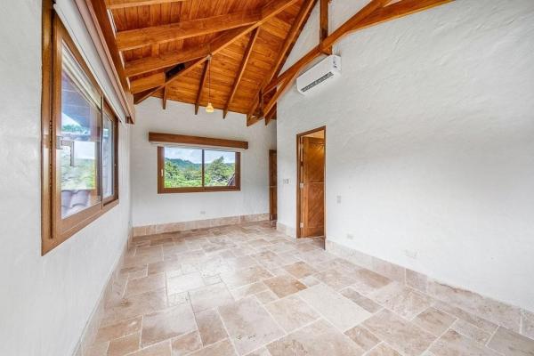 Finca privada de montaña en 3 acres en el valle