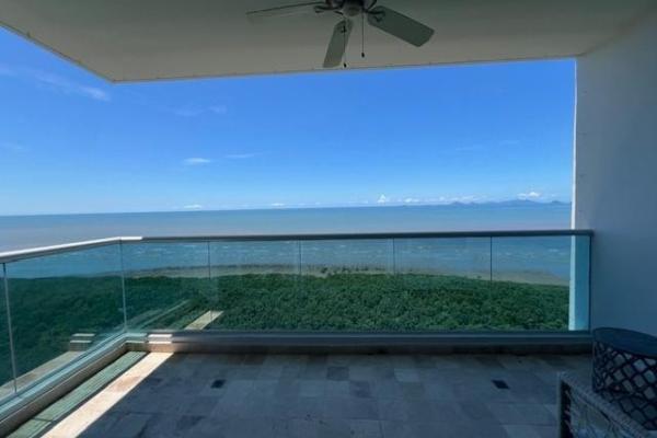 Furnished apartment vitri, 4 bedrooms, beachfront