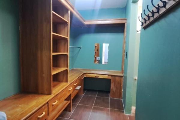 4 bedroom house with private pool and jacuzzi
