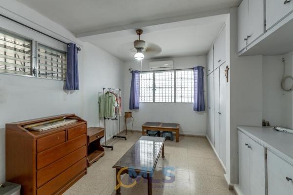 Two-story house with 4 bedrooms in altos de panamá