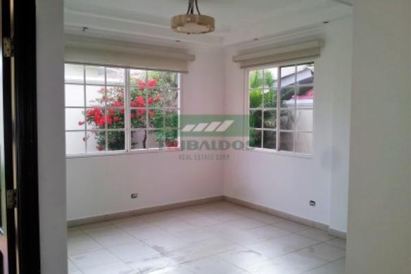 Venta de casa en villa valencia