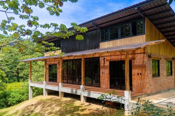 Casa nueva en la jungla en venta en torio