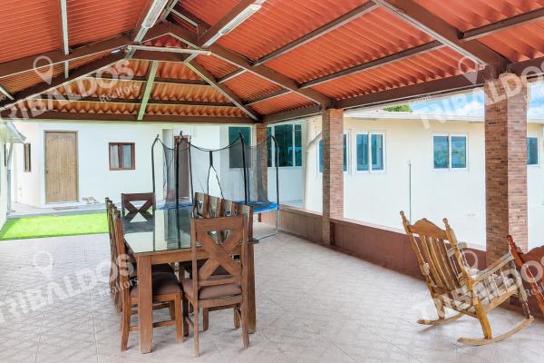 Venta de terreno comercial con mejoras