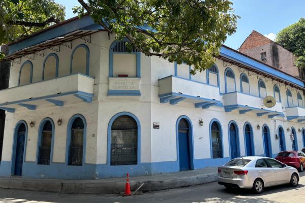 Commercial building on a corner in santa ana