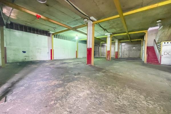 Se vende edificio comercial con galera y oficina
