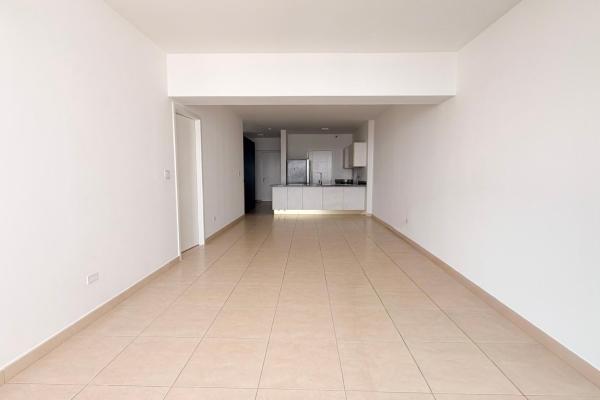 Piso alto en av balboa - waters 68d - 122 m2