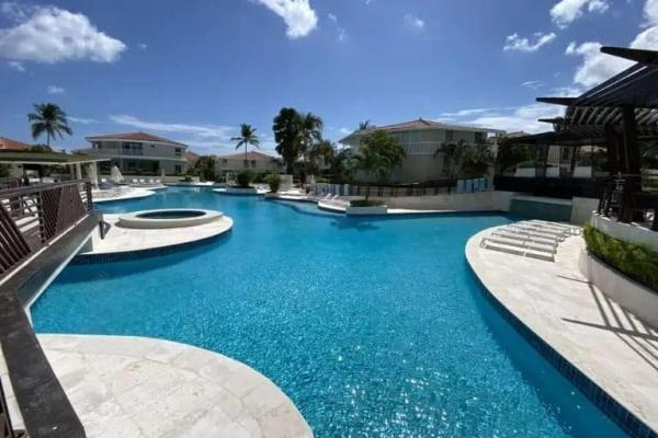 Apartment with ocean view in coronado country club