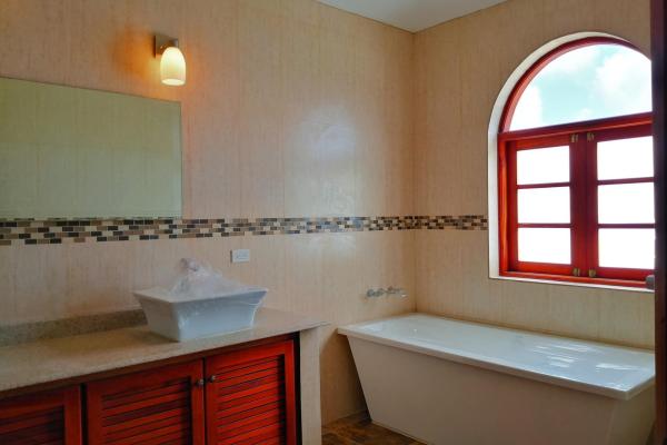 Se vende impresionante casa con vistas al mar en altos del maría