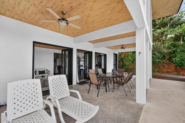 Turnkey ocean-view luxury villa in sea view hills