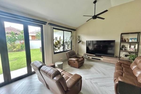Spectacular house for sale in sunset coast
