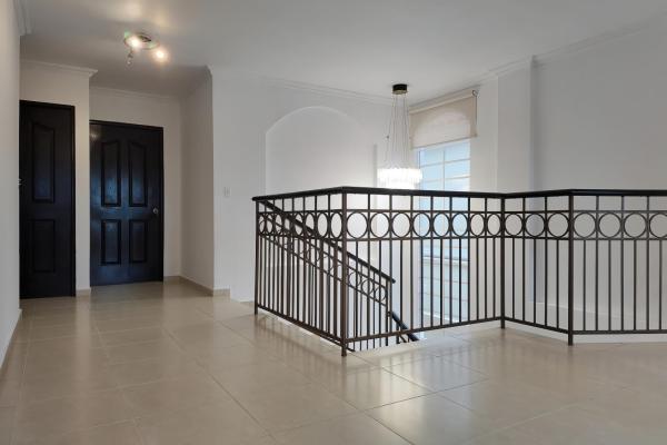 Alquiler de casa unifamiliar en esquina – costa sur, villa valencia