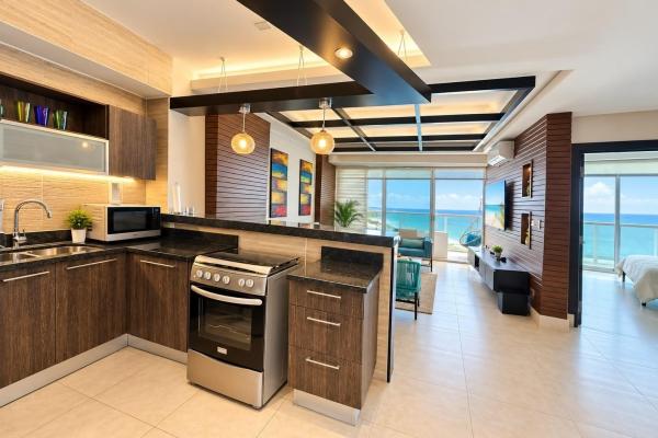 2-bedroom apartment | ocean waves | nueva gorgona