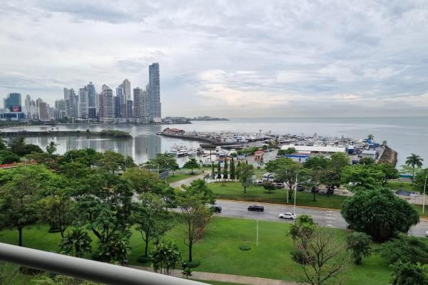 Spectacular apartment with ocean view for sale