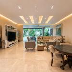Duplex house for sale in altos del golf