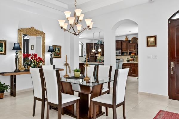 Luxury home for sale in valle escondido boquete
