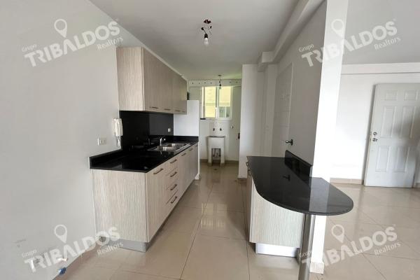 Sale of apartment in green park condado del rey