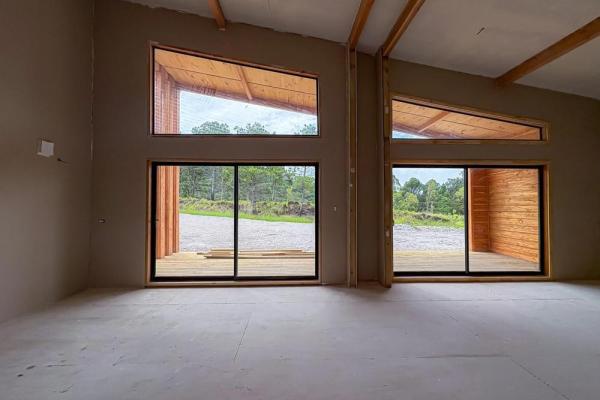 High-end off-grid home with volcán barú views