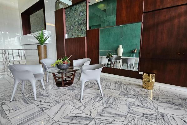 Piso alto en av balboa - waters 68d - 122 m2