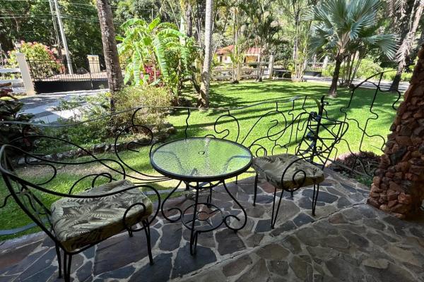 Casa en altos de maría con estudios independientes