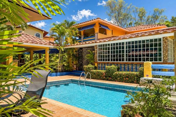 Casa en el coronado golf club con piscina