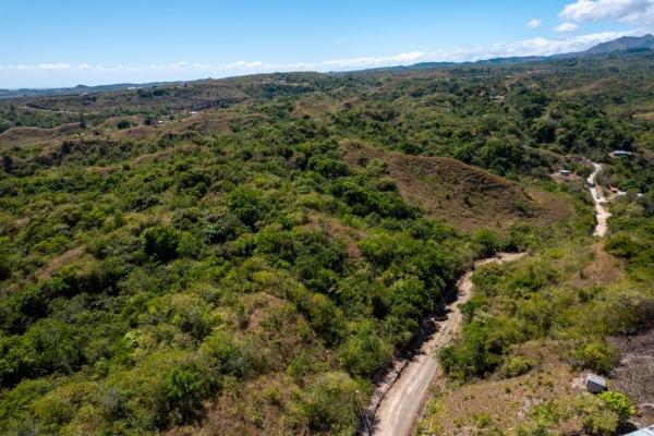 Terreno de montaña de 28 hectáreas en el camino al valle de anton.