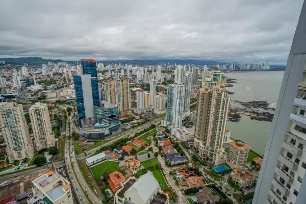 En venta villa sky lujoso penthouse de 4 niveles en q tower punta pacífica