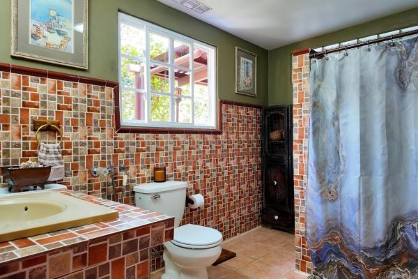 Charming mountain home for sale in toscana, altos