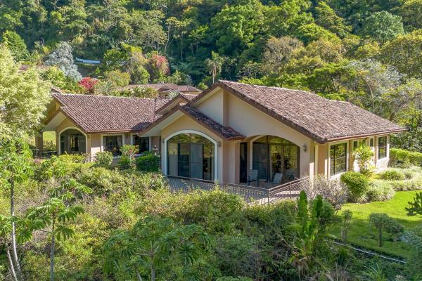 Villa dúplex de 3 dormitorios en el centro de boquete