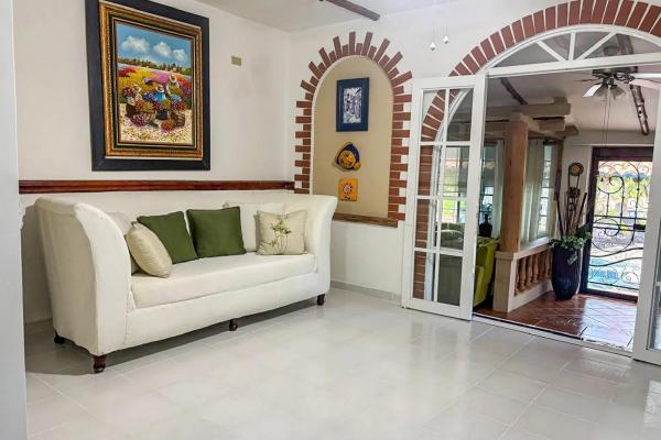 Coronado golf club home with pool