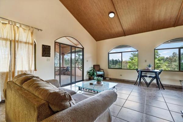 Potrerillos village home with studio apartment