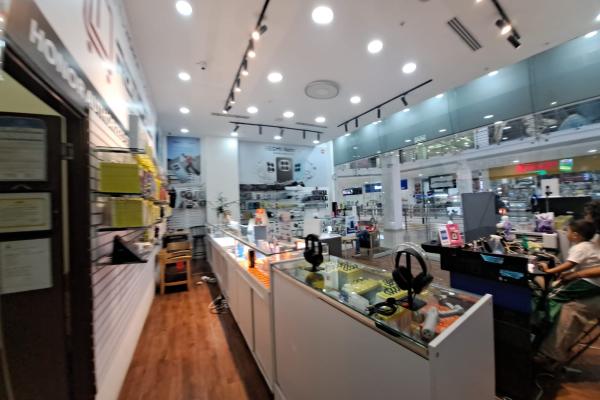 Venta de local comercial con mezzanine en los andes mall