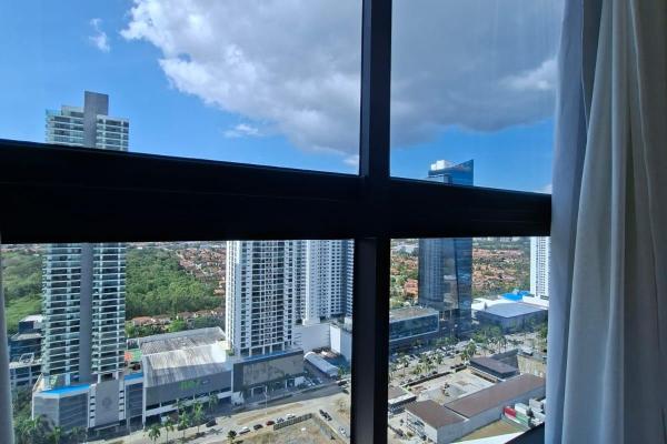 Elegant 2-bedroom apartment with panoramic view