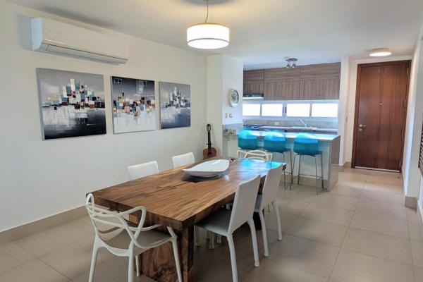 Beachfront living condo gorgona close to coronado