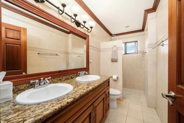 Stunning townhome in boquete canyon village