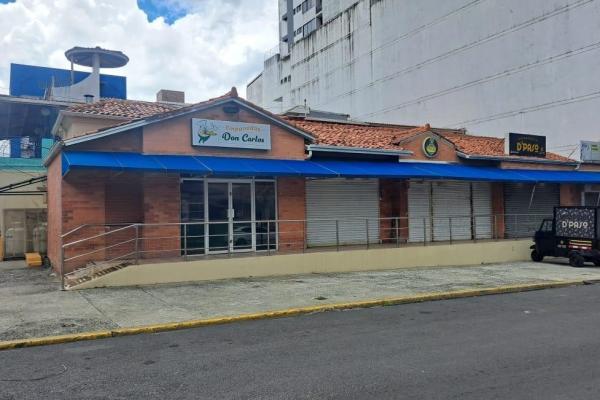 Se vende plaza comercial en bella vista