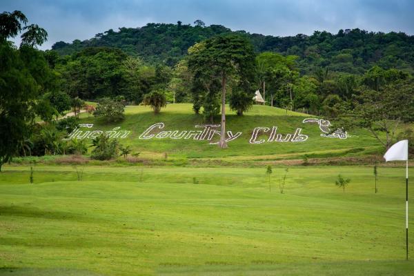 Villa albatros - tucan country club & resort