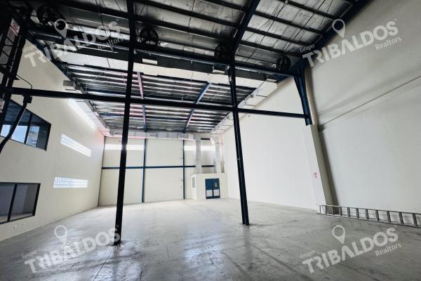 Venta de ofibodega en costa del este