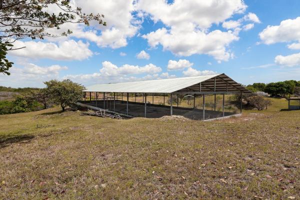 Venta de granja con mejoras en san carlos