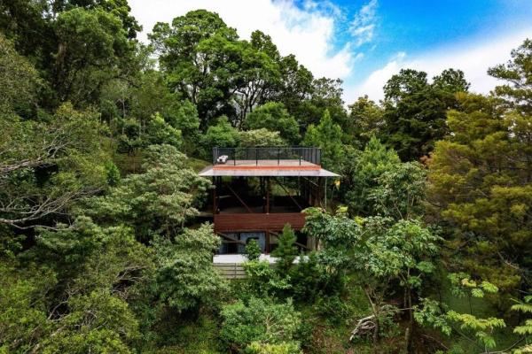 Cabaña con vistas al volcán barú en venta en jaramillo