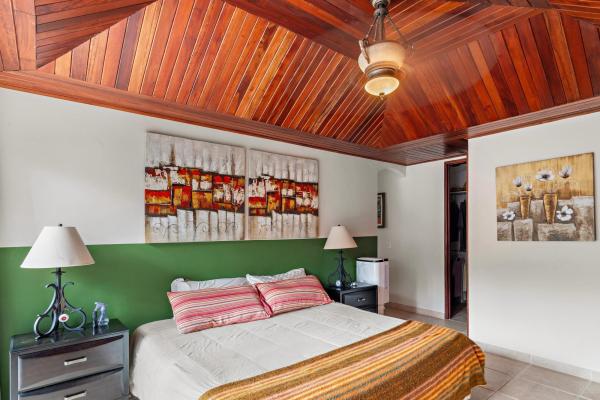 Elegante casa estilo colonial en valle escondido boquete