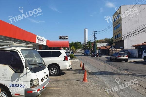 Venta de plaza comercial en ph plaza fernand betania