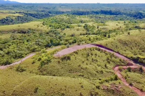 7.5 hectares land, ocean and mountains views