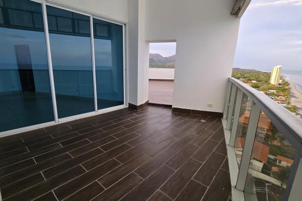 Venta de apartamento en ocean waves nueva gorgona