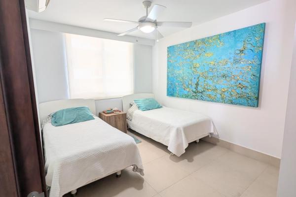 Beachfront living condo gorgona close to coronado